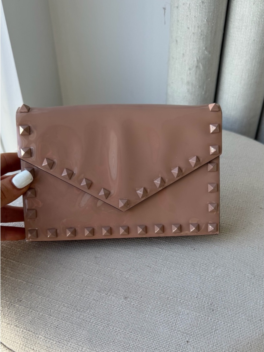 RARE Valentino Garavani Rockstud Nude Patent Envelope Clutch Crossbody